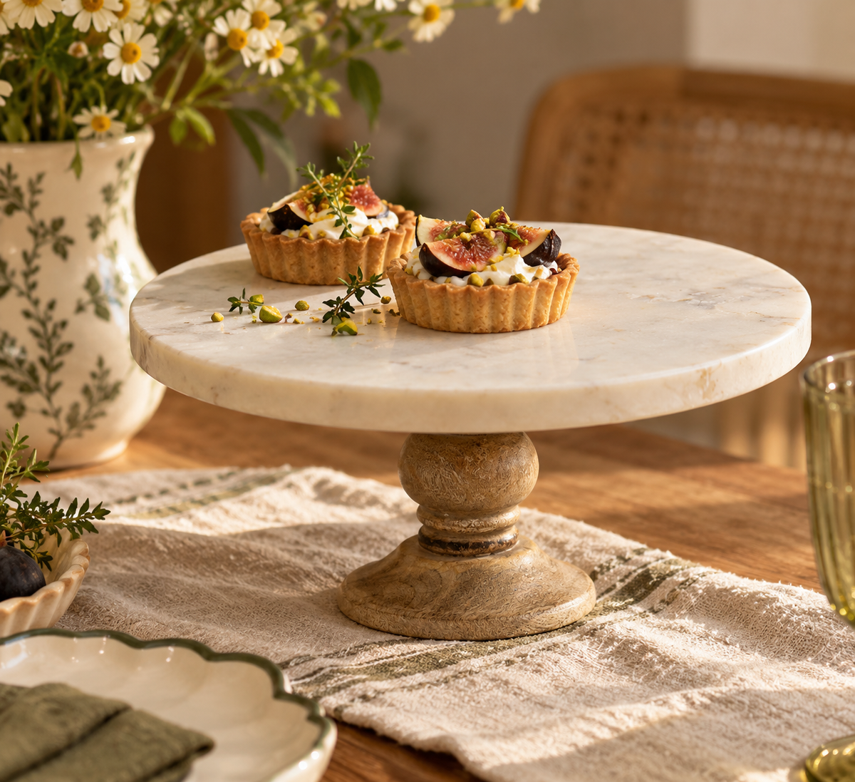 The Aurelia Marble Cake Stand