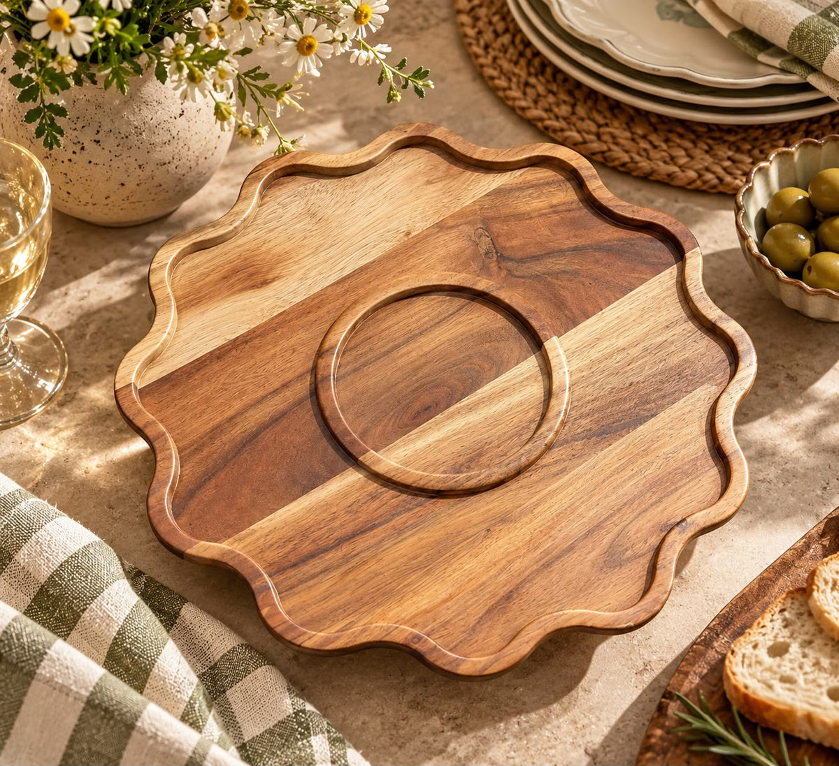 The Sienna Scalloped Grazing Board